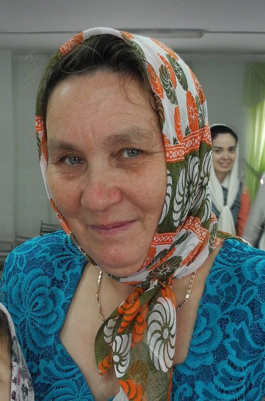 Лидия Ватютова с внучкой Кариной (2) (для сайта).jpg